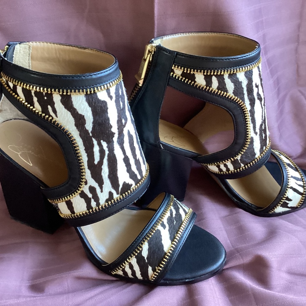 Report Signature Black/White Hair Block Heels